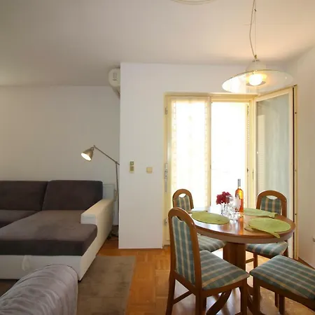 - City Centre Apartament *